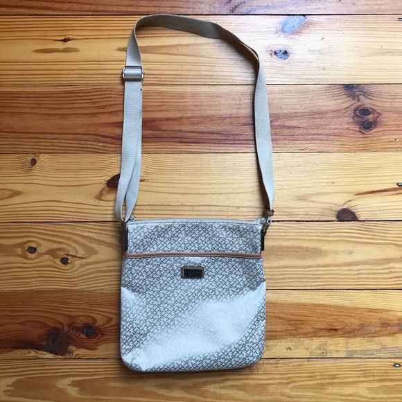 Tommy Hilfiger Beige Crossbody Purse, EUC, 10x11 - Picture 3 of 14